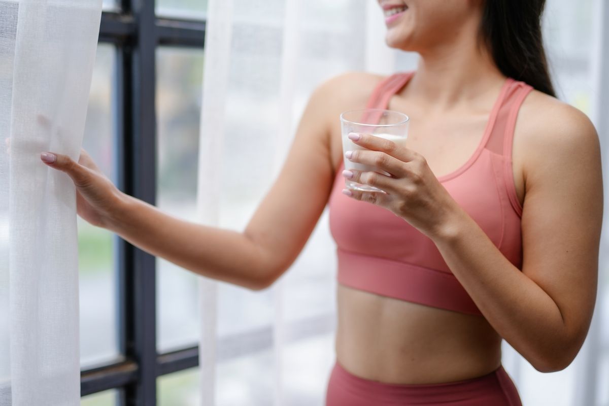 Lait ou eau : le duel hydratant décrypté par une diététicienne