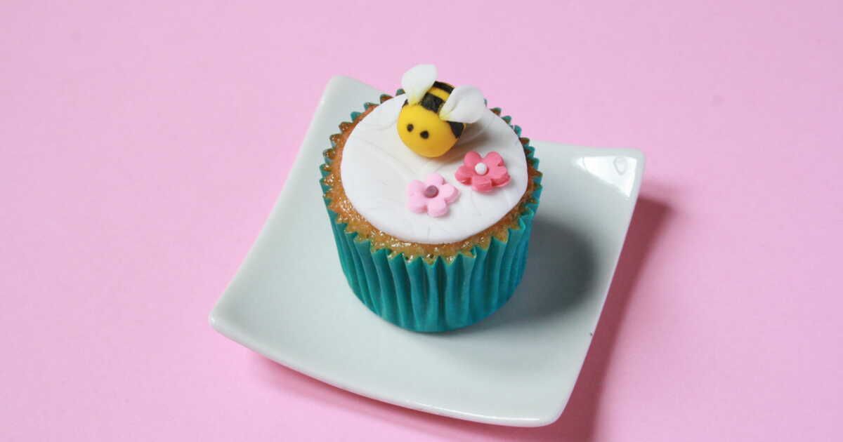 L'art délicat de créer des abeilles en pâte à sucre