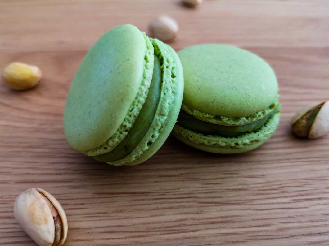 Réussir des macarons : 9 conseils infaillibles pour des coques parfaites