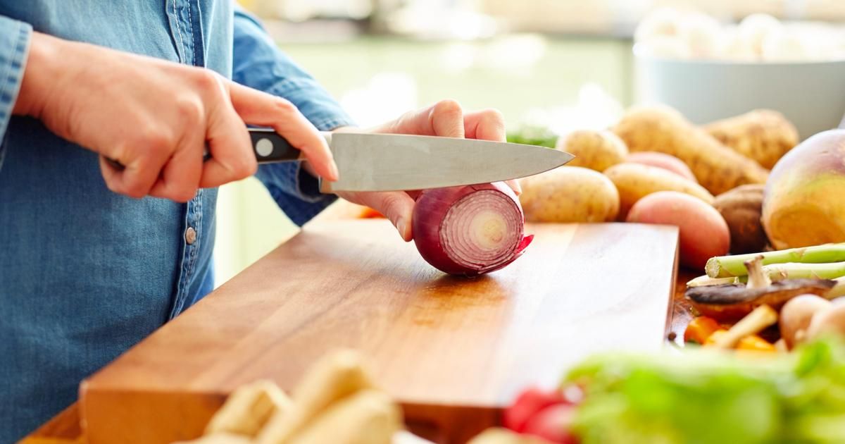 Des larmes à la cuisine : comment couper un oignon sans pleurer