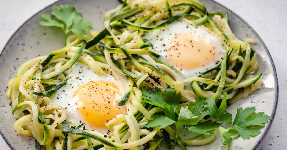 Des nids de courgettes à l'œuf et mozzarella : une entrée séduisante et rapide