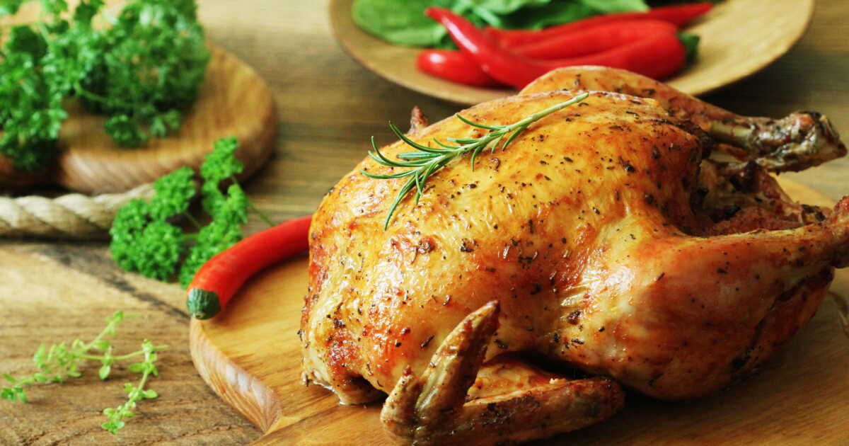 Le secret du poulet rôti croustillant selon la cheffe étoilée Julia Sedefdjian