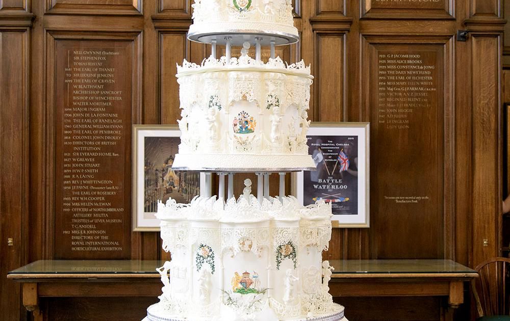Le gâteau de mariage royal de la reine élizabeth ii fait peau neuve