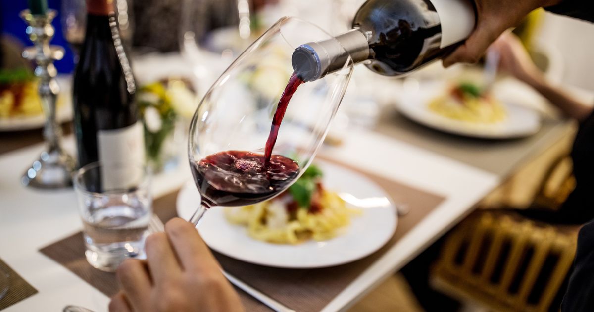 Astuces pratiques pour ouvrir une bouteille sans tire-bouchon