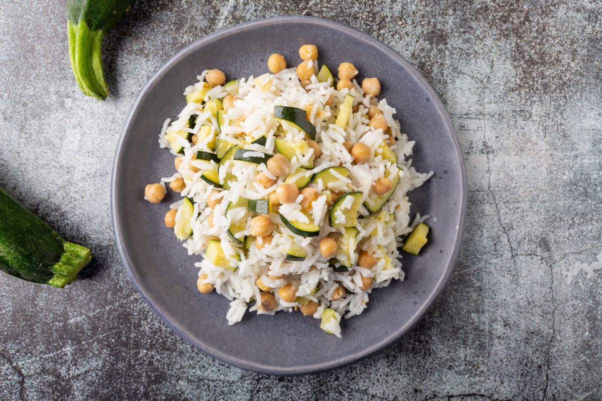 découvrez des salades de riz originales pour l'été