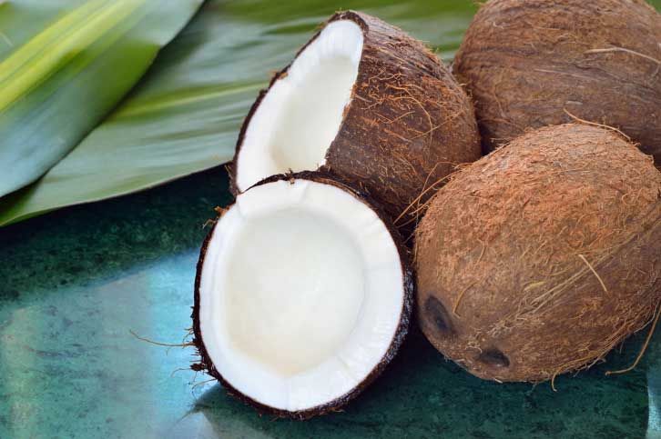 L'huile de noix de coco : l'alliée santé qui fait sensation