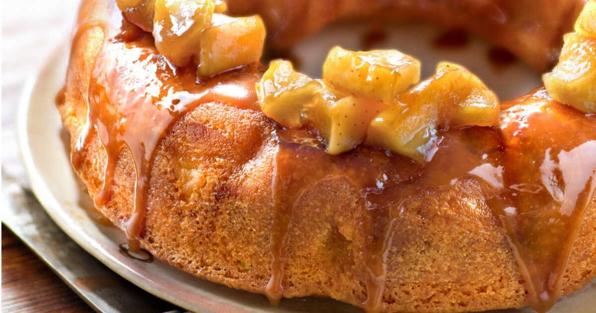 Un délice croustillant : couronne aux pommes et caramel