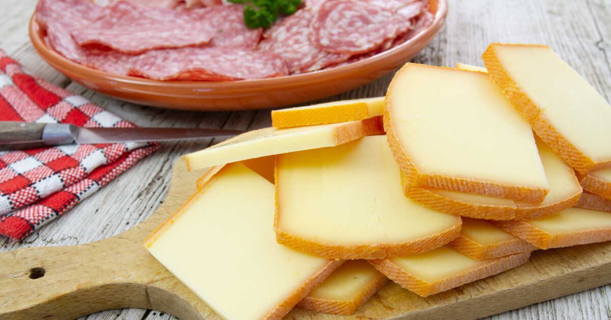 Raclette sans appareil : le sandwich fondant pour les soirées paresseuses