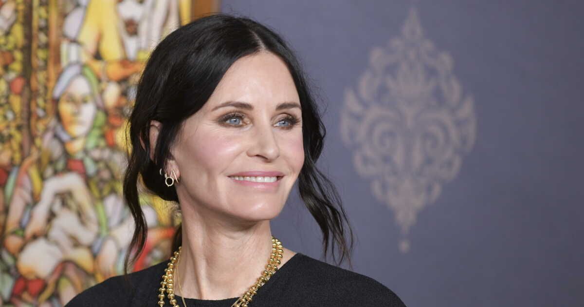 la méthode surprenante de courteney cox pour un poulet rôti