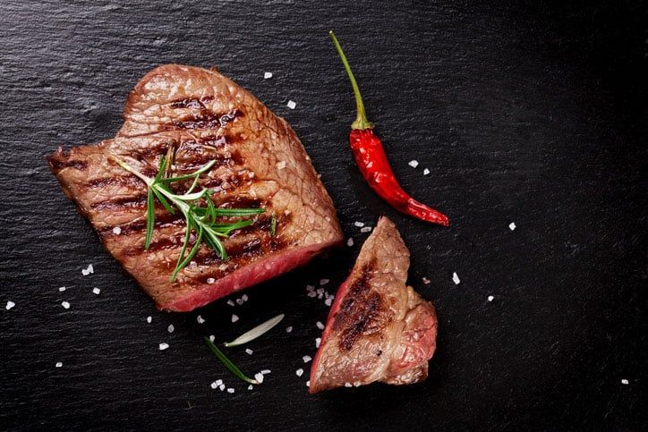 la viande rouge, un ennemi silencieux pour vos reins