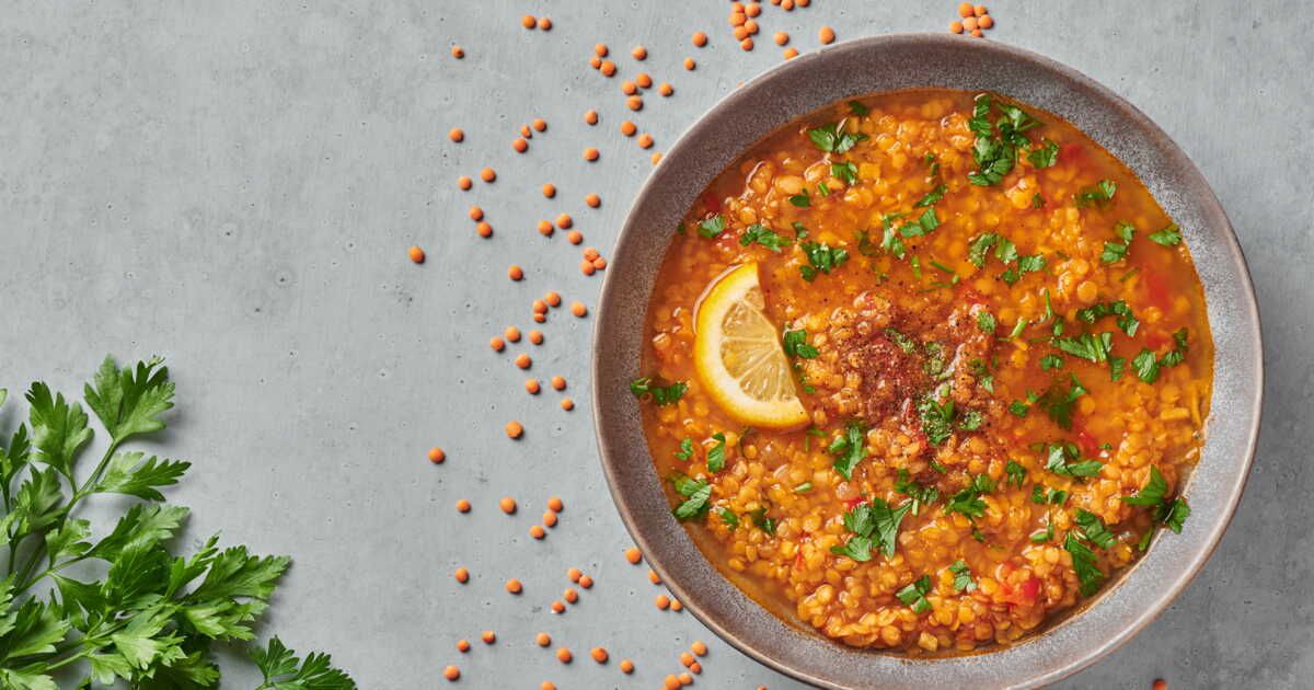 Dahl aux lentilles à la népalaise : un voyage culinaire réconfortant