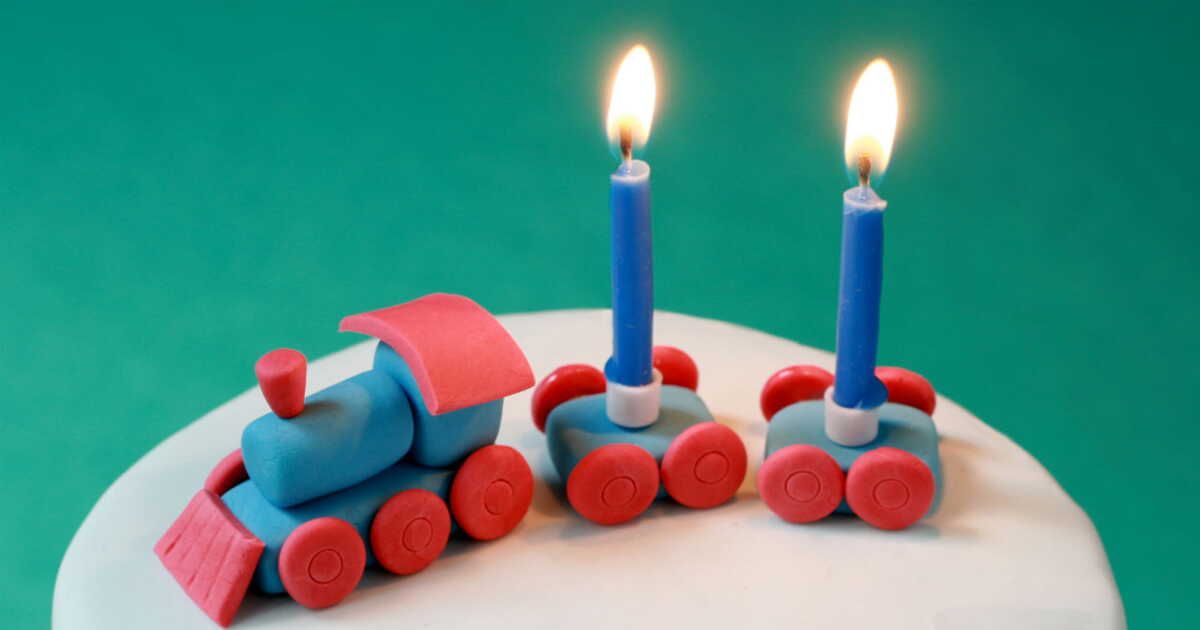 Réalisez un adorable petit train en pâte à sucre