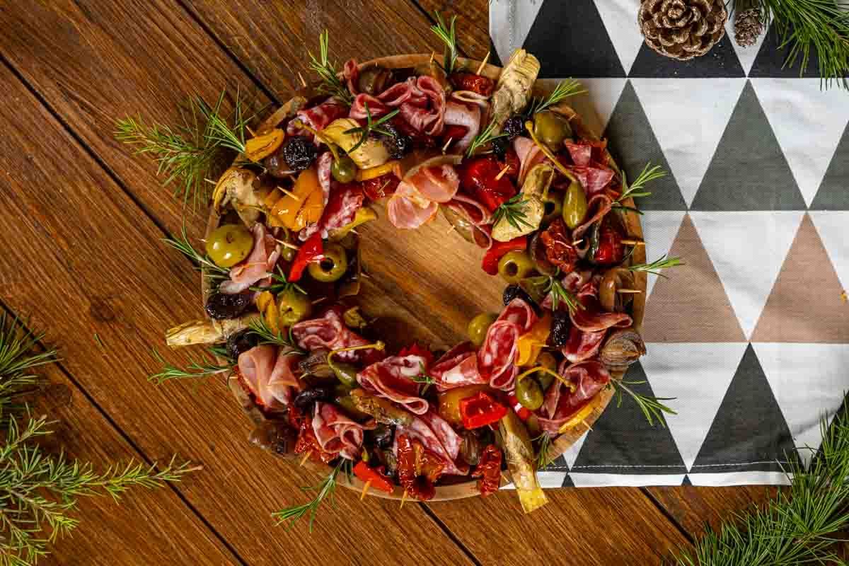 la couronne d'antipasti : l'apéritif festif parfait pour Noël