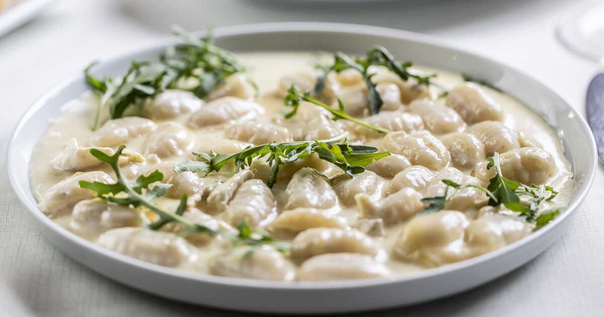 Voyage culinaire avec des gnocchis crémeux au poulet : une touche de réconfort