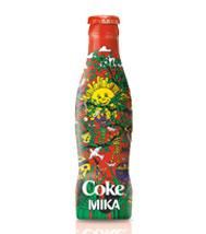 Mika dévoile sa bouteille en aluminium pour Coca-Cola