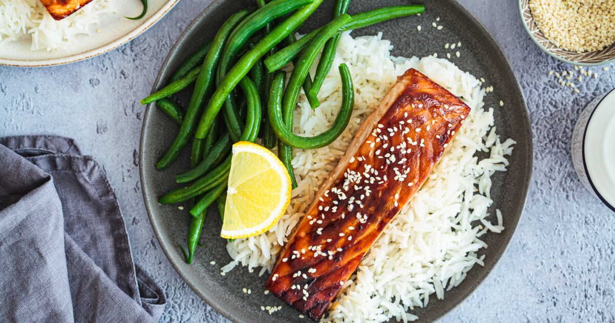 Saumon au miel : une recette rapide qui ravira vos soirées