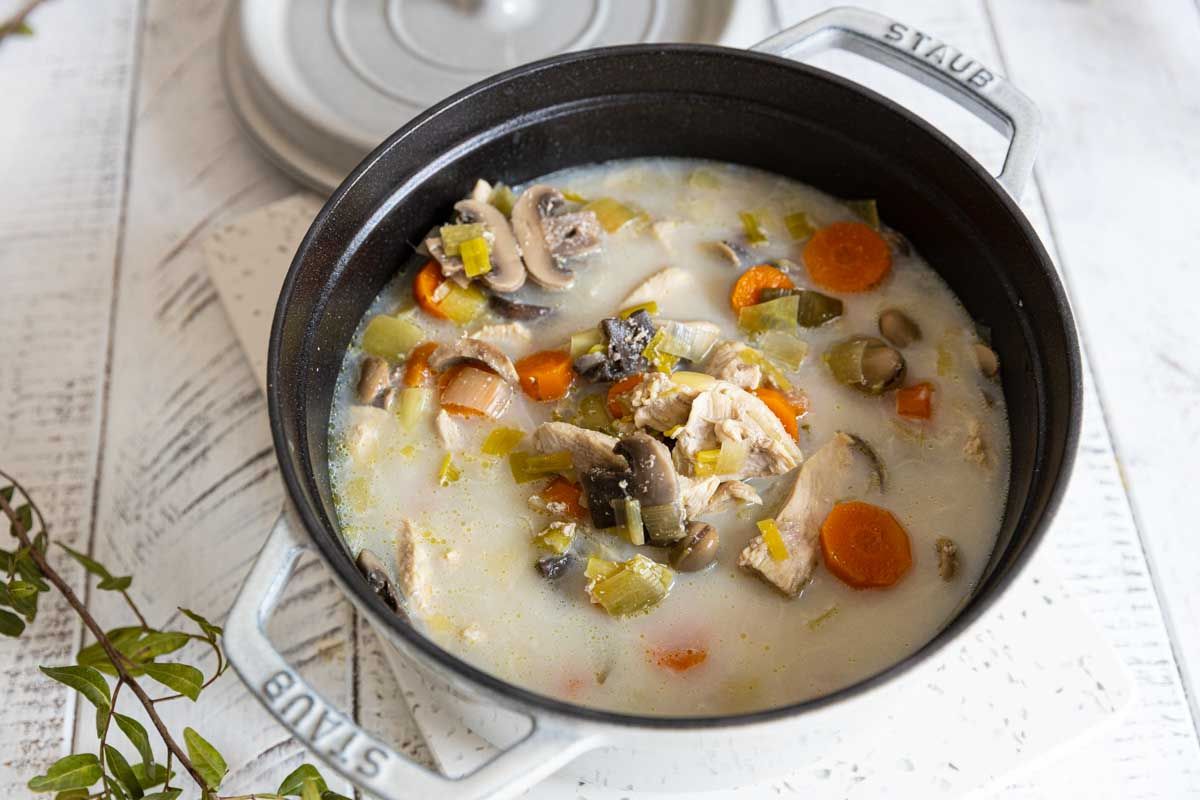 Délicieuse soupe de poireaux et poulet à la mijoteuse