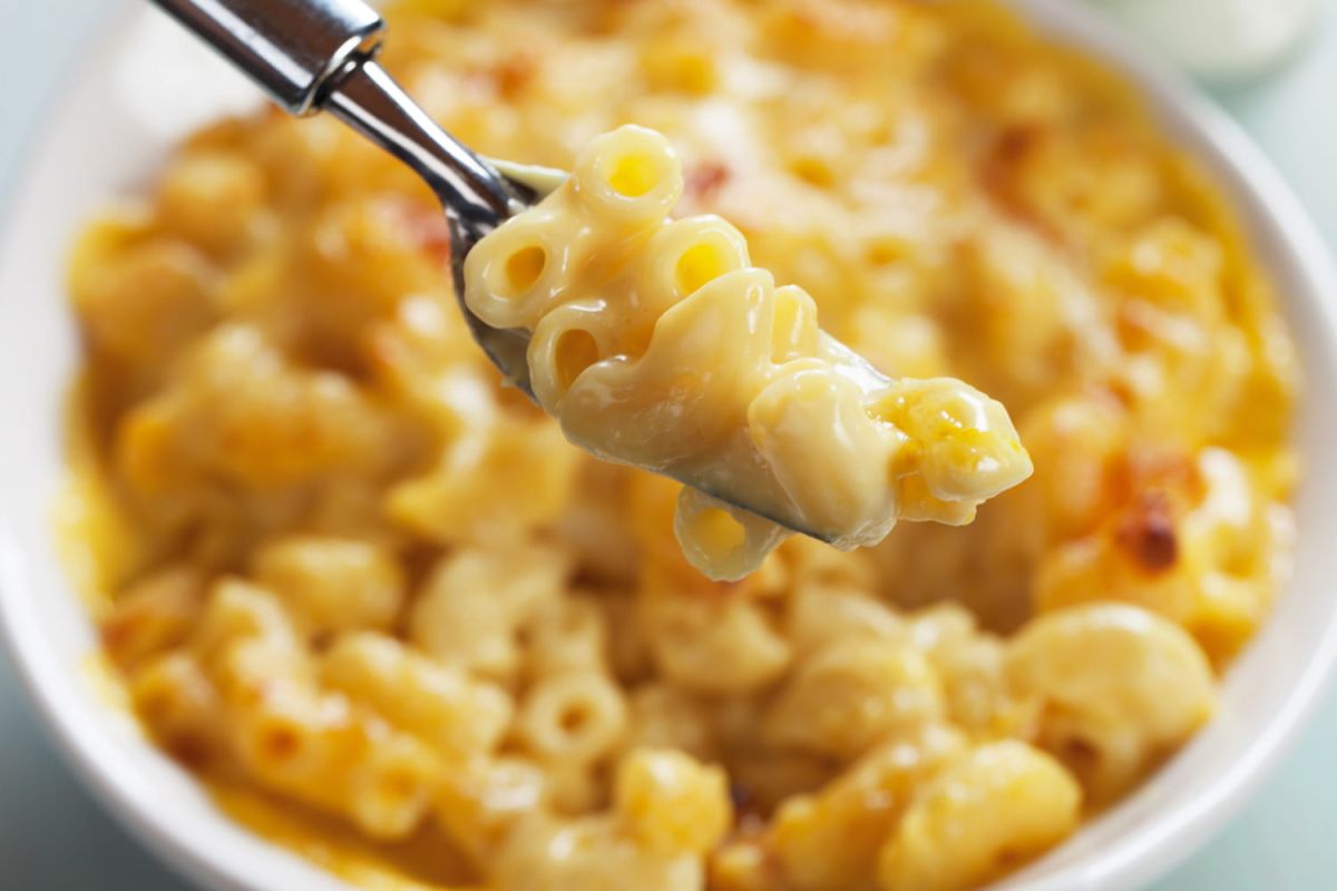 Unlock the creamy secret of mac and cheese for an irresistible dish