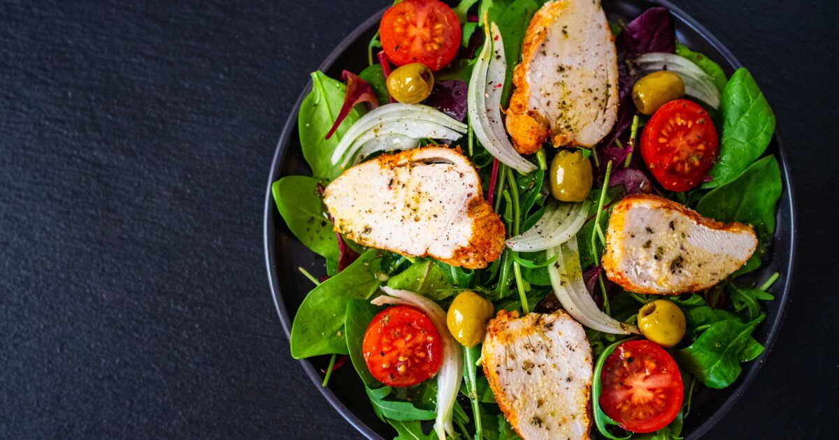 Découvrez la salade César réinventée par Simone Zanoni