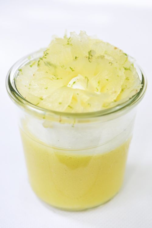 Une île flottante au parfum d'ananas et de citron vert