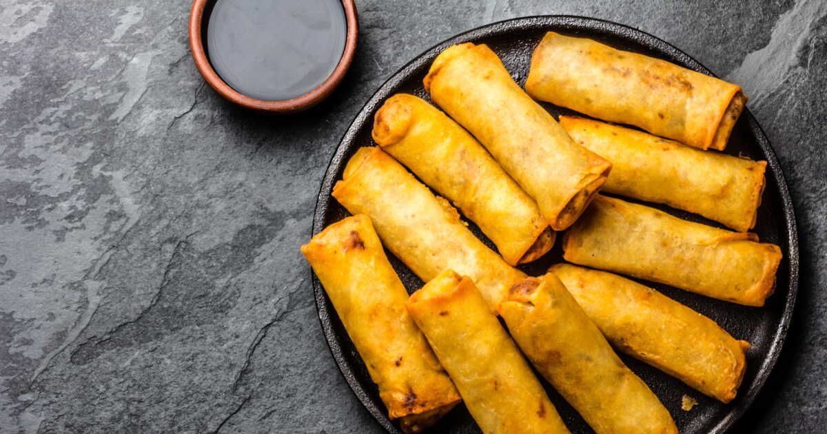 Roulés croustillants aux poireaux et feta : un apéritif irrésistible