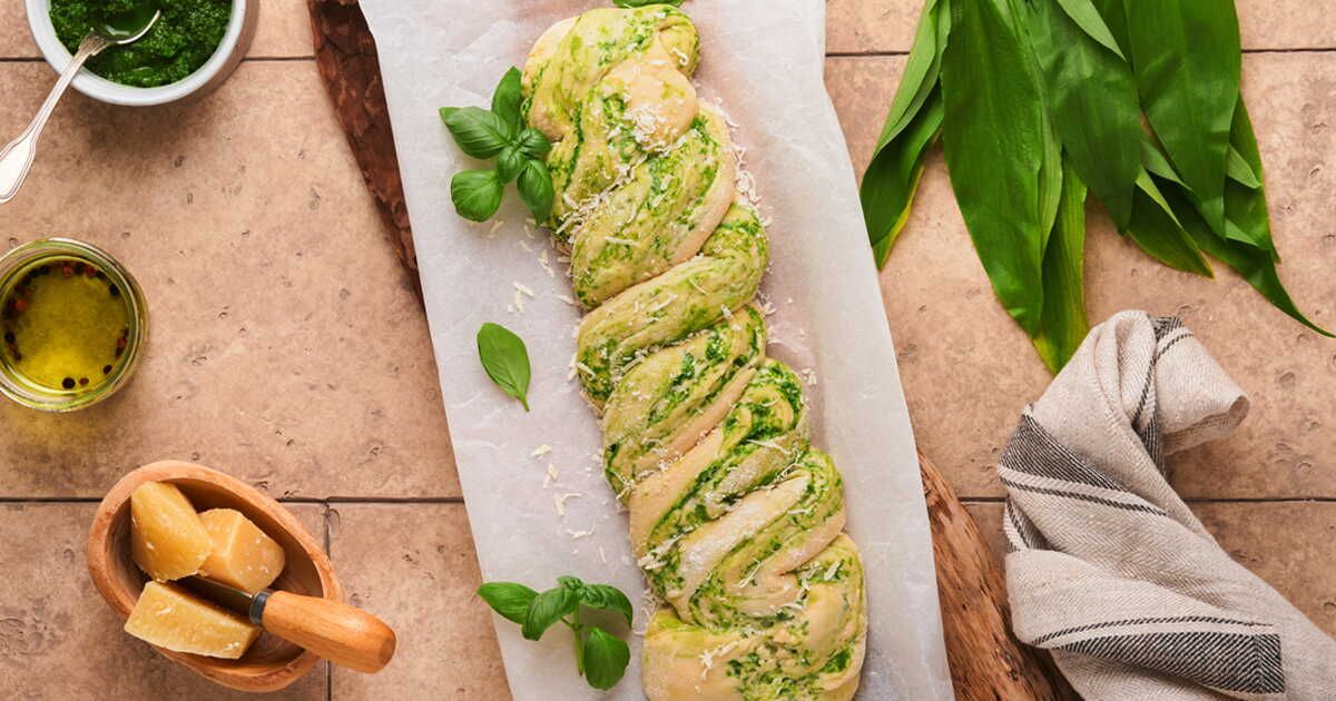 Pizza roulée au pesto : un apéro savoureux à couper le souffle