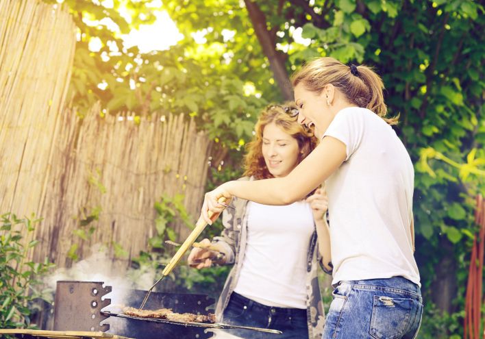 Les excès de l'été : un festin à double tranchant pour les Français