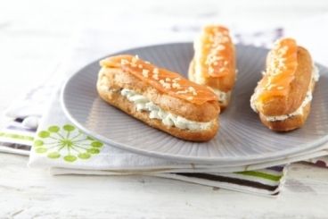 Eclair au saumon fumé et chantilly au wasabi