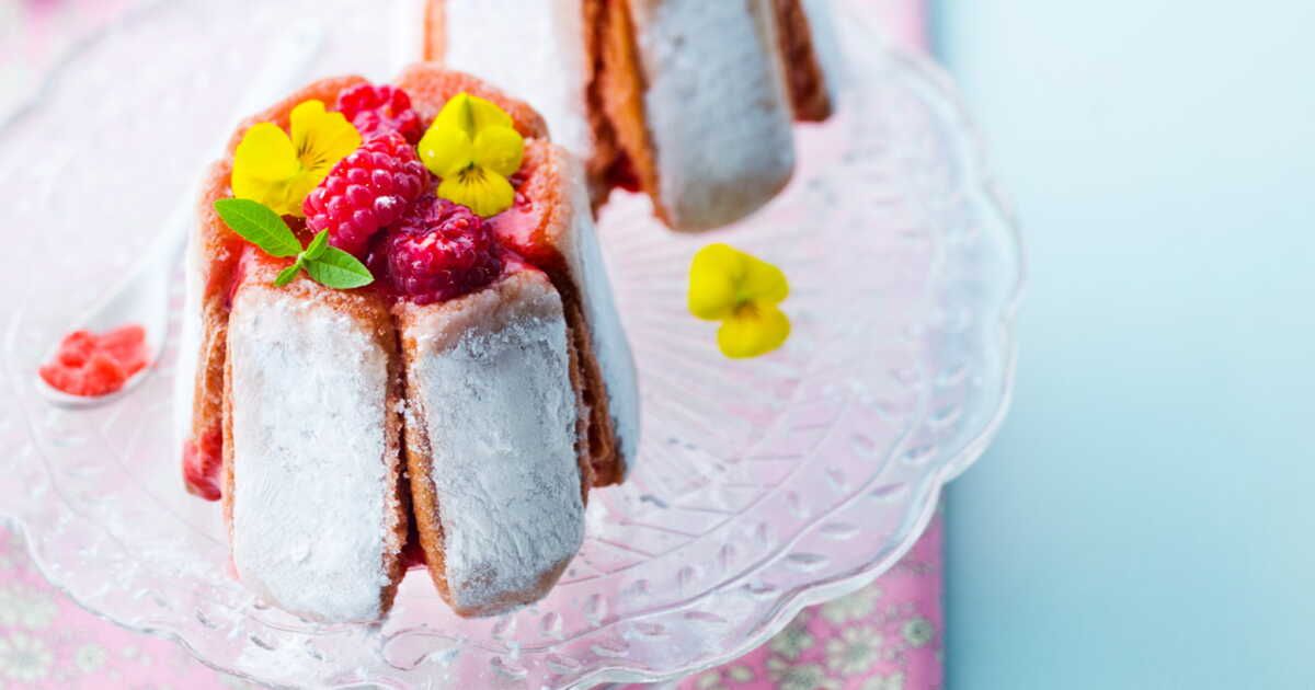 Un délice de fraîcheur : la charlotte à la rose et son sorbet à la fraise